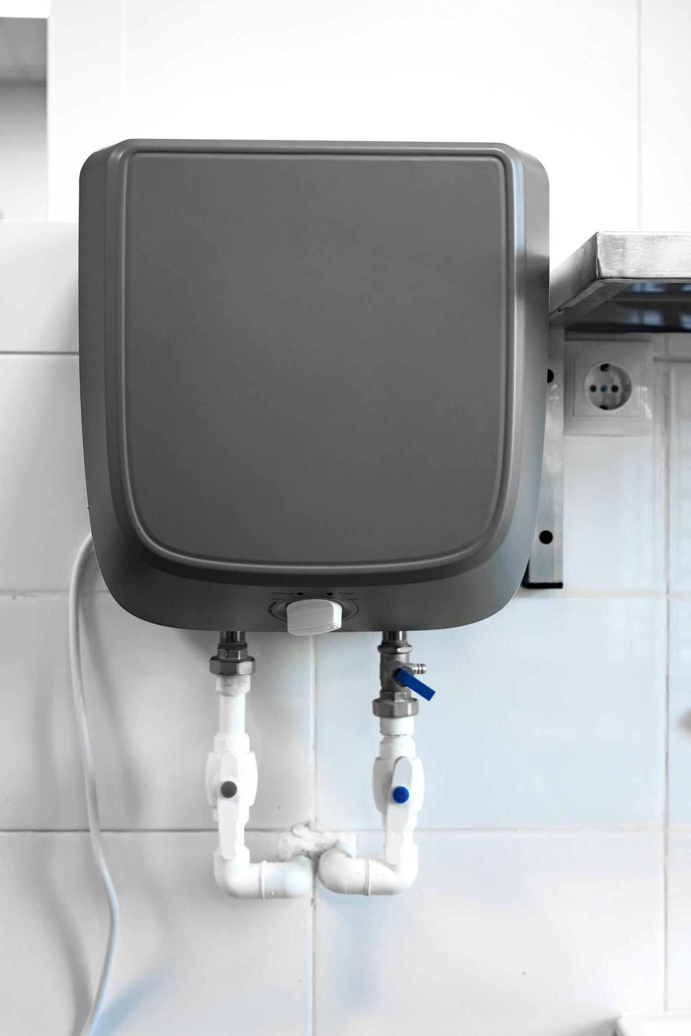 wall mounted tankless water heater